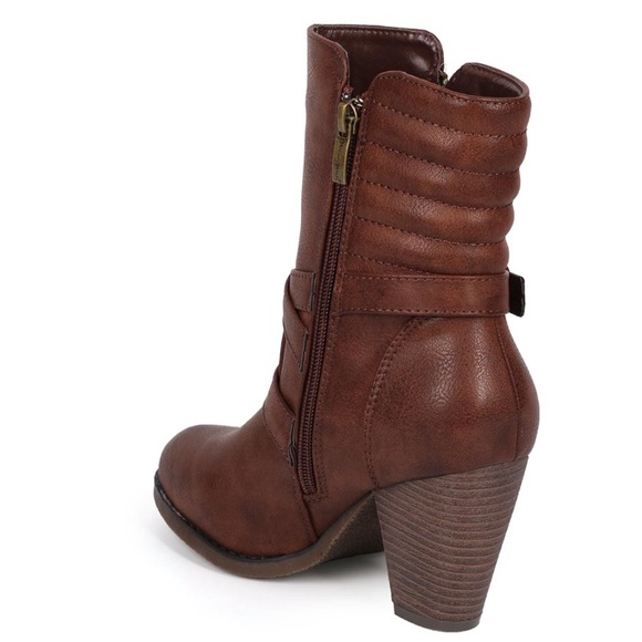Brown distress vegan leather chunky heel boots✨ - Picture 9 of 9
